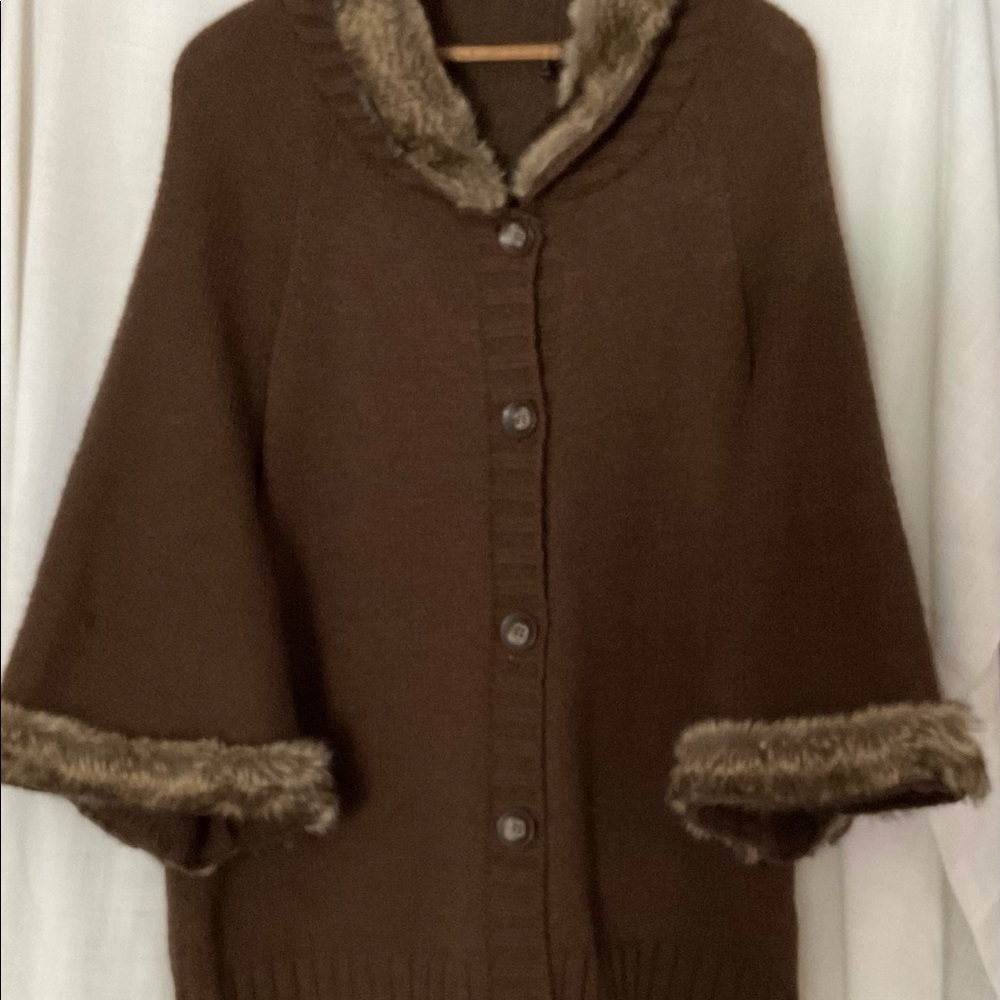 Daisy Fuentes batwing sweater/coat faux fur XL